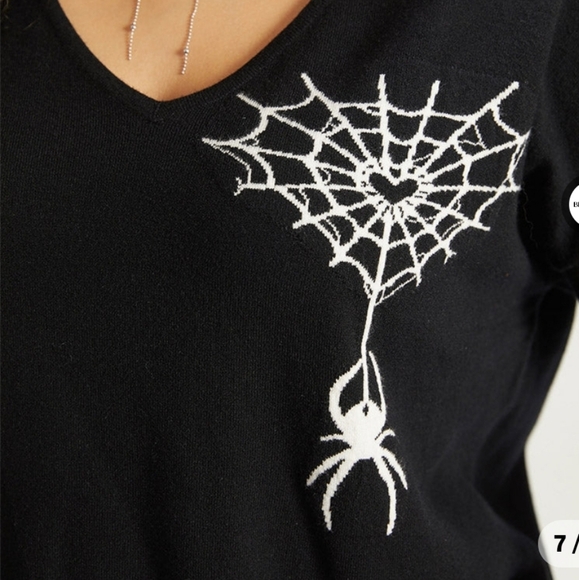 Bloomchic v-neck spider web sweater - Picture 4 of 9